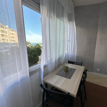 Апартаменты Atlantic Vista, Sunny And Steps From The