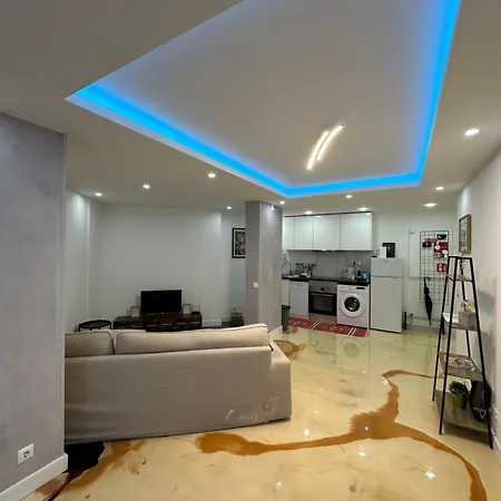 Апартаменты Atlantic Vista, Sunny And Steps From The *