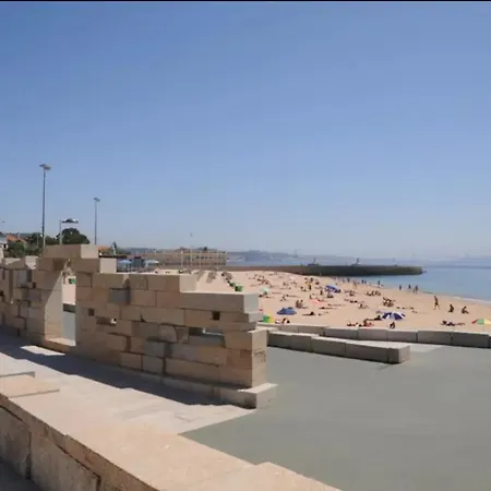 Sea View & 4 Minutes Walk To The *