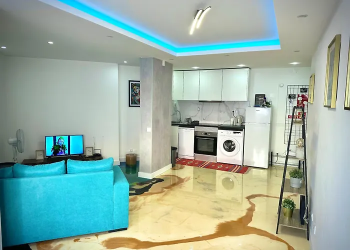 Atlantic Vista, Sunny And Steps From The *