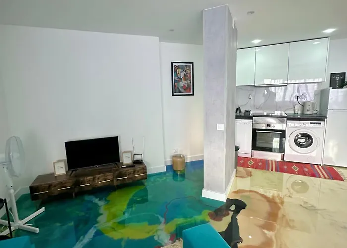 Atlantic Vista, Sunny And Steps From The